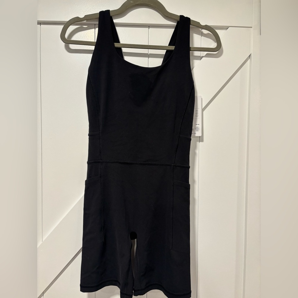 NWT athleta salutation bike suit